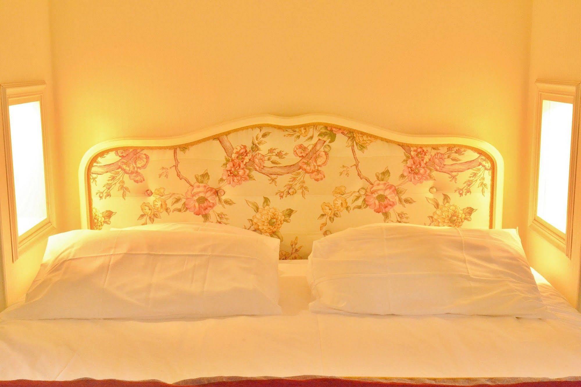 Chambres D'Hotes Domaine Du Hameau Baylesse Saint-Jean-d'Aigues-Vives Exteriör bild